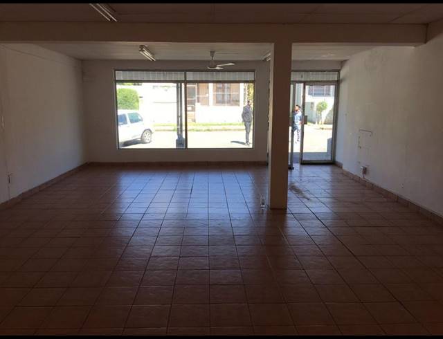 RETAIL PROPERTY TO RENT IN PRESTBURY